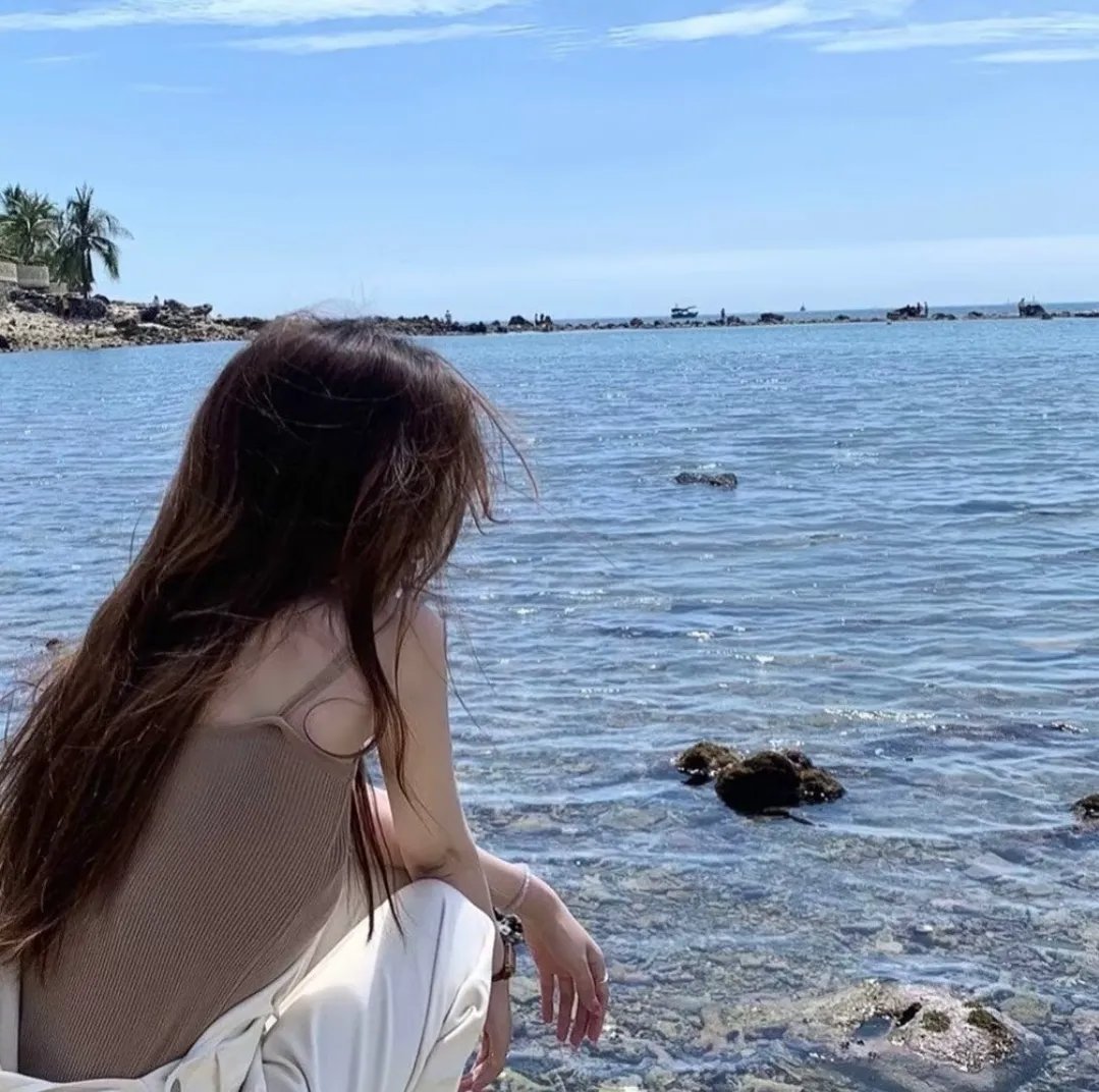 夜玫瑰海报
